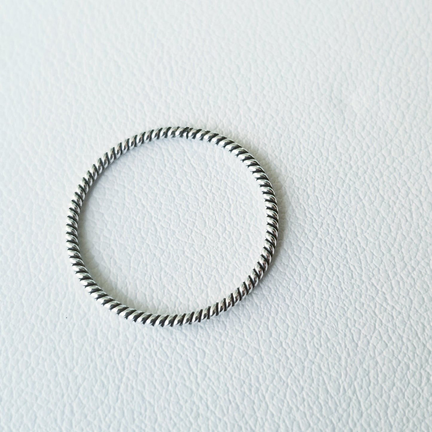 Simple Twist Ring