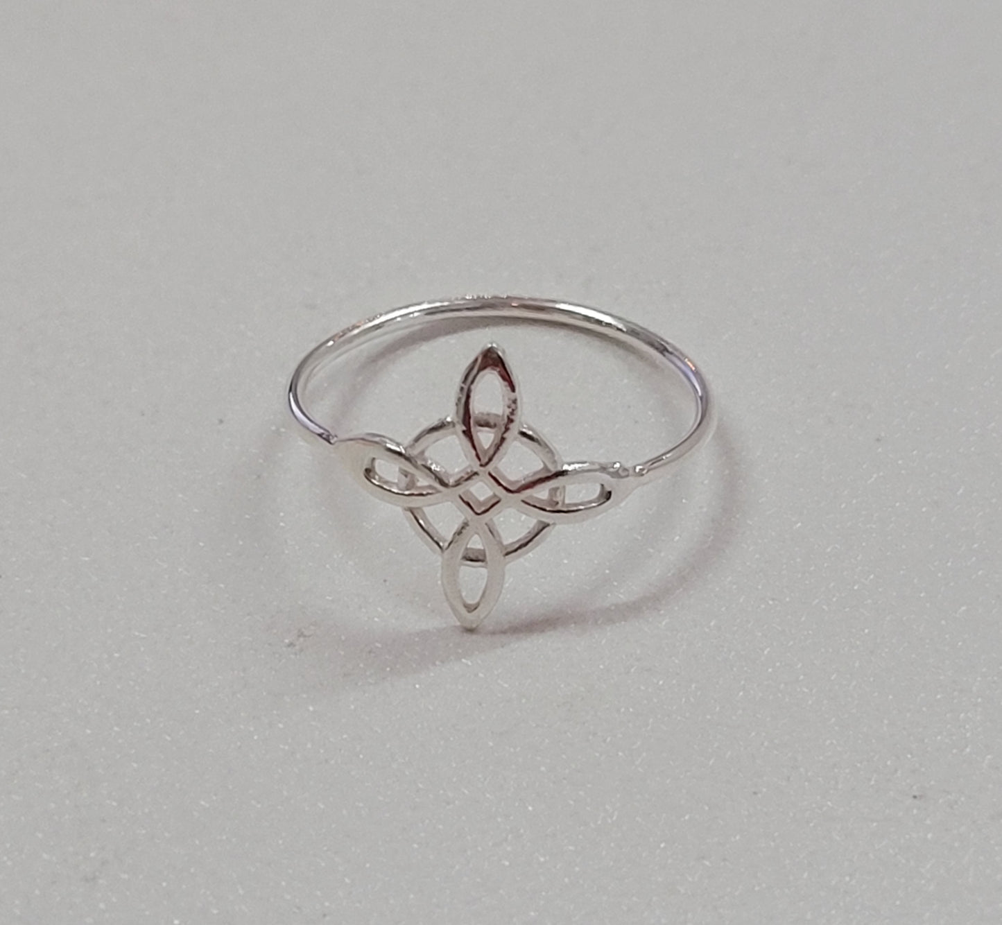 Sterling Silver Witch knot Ring