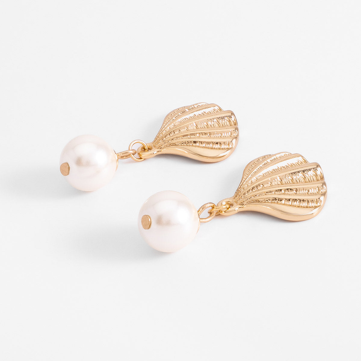 Shell Glow Golden Earrings