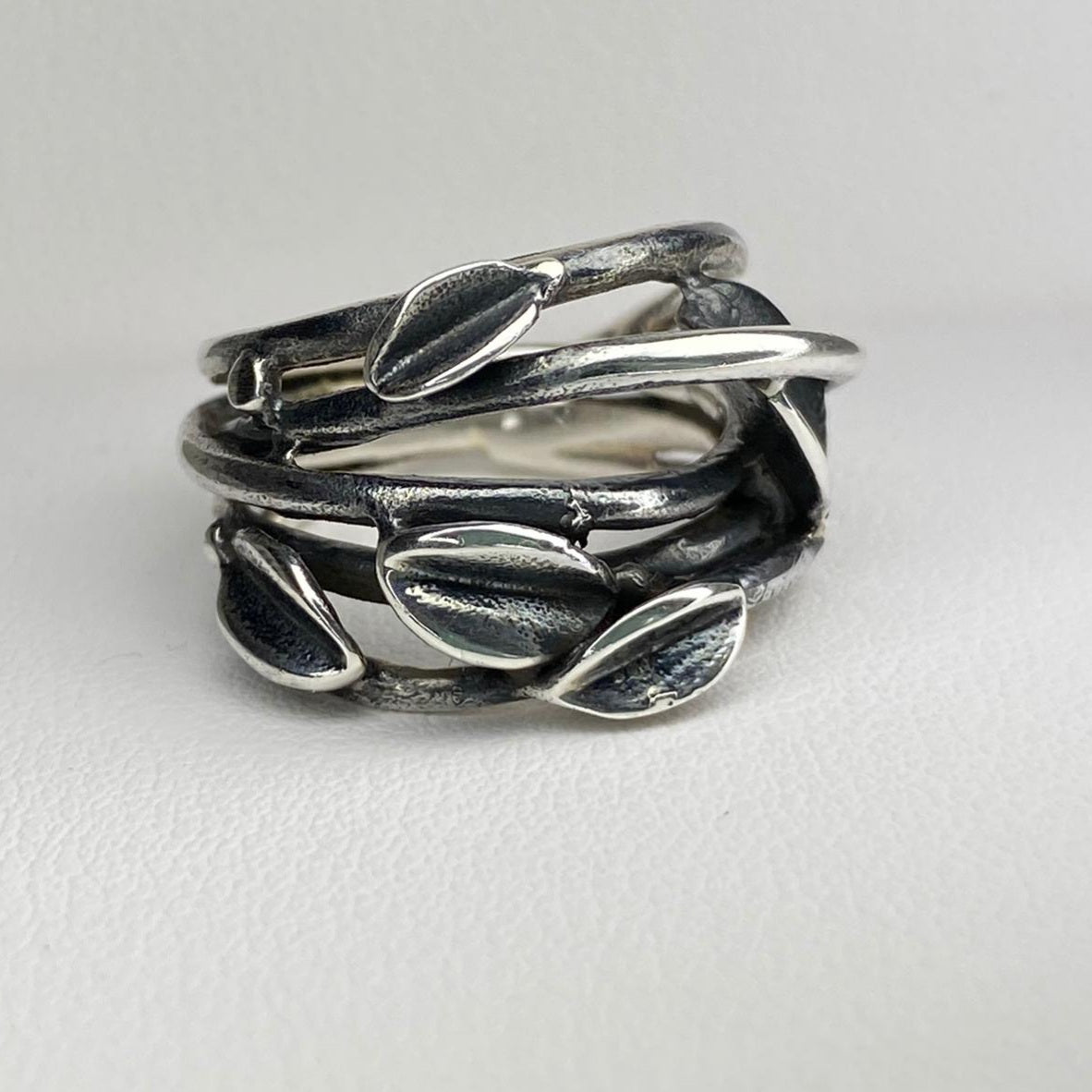Sterling Silver Vintage Leaves Ring