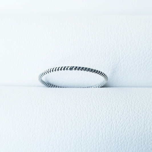 Simple Twist Ring